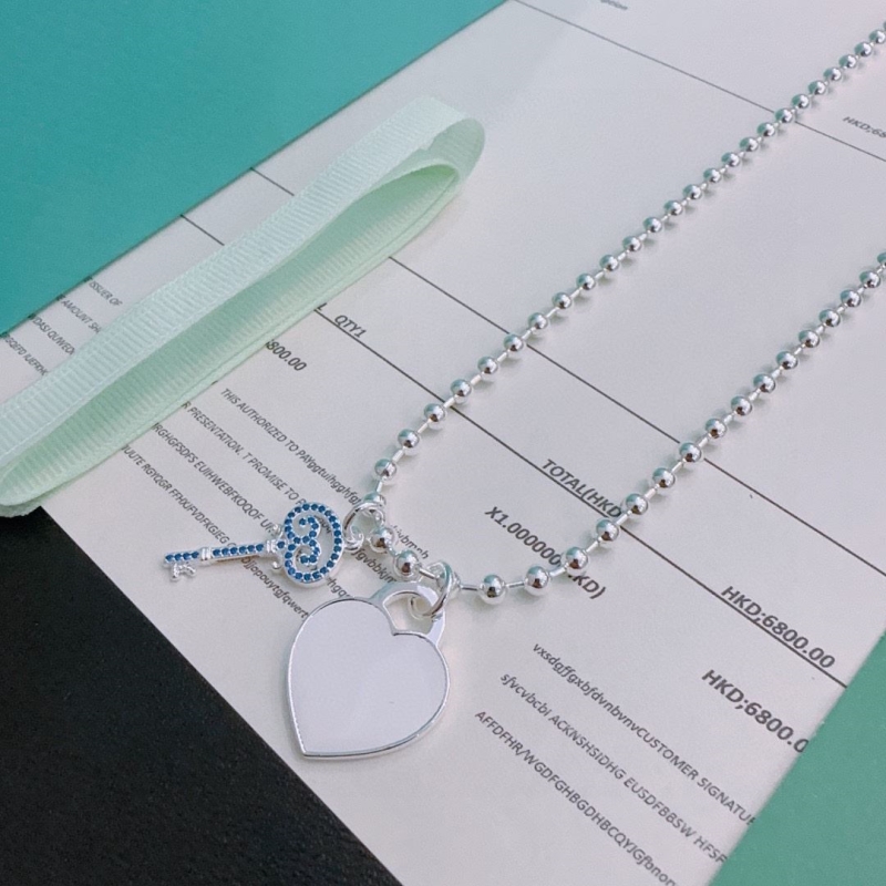 T*f*ny necklaces